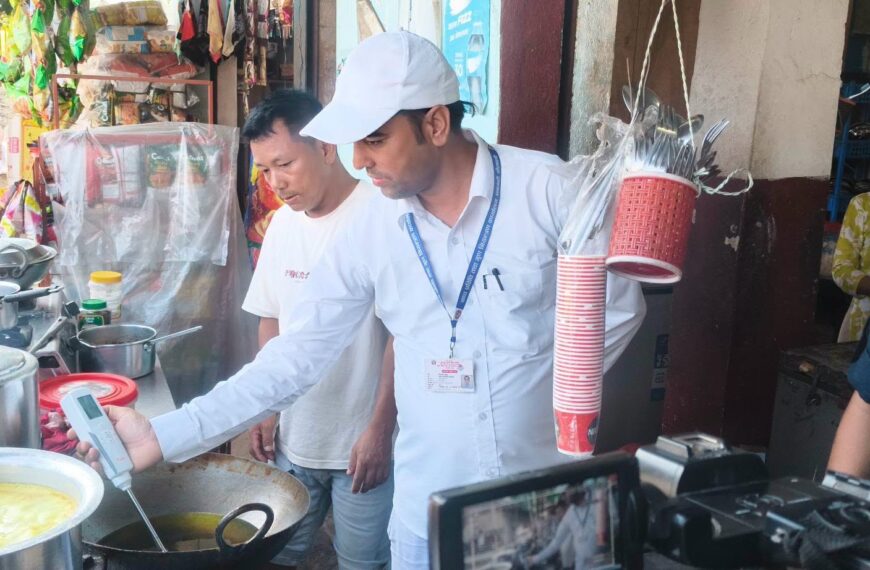 कैलालीको गोदावरी नगरपालिकाको अत्तरिया बजार अनुगमनः होटल तथा किराना पसलबाट अखाद्य वस्तु बरामद