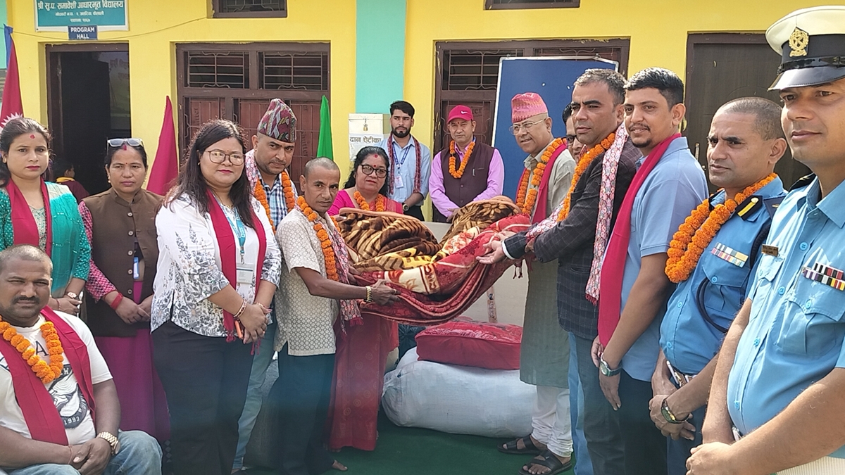अत्तरियाको सुप समावेशी विद्यालयलाई एनएमबी बैंकको ३ लाख ३० हजारभन्दा बढीको सामाग्री हस्तान्तरण
